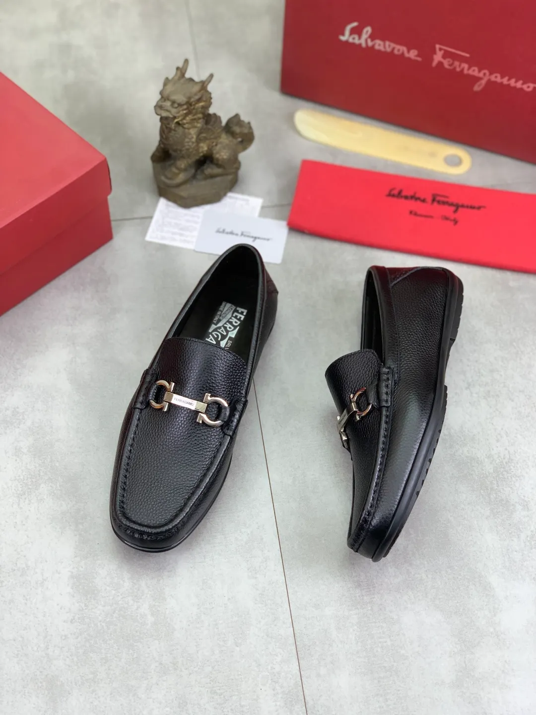 Men's Men's Shoes 💰P540💰[New Style] Water-dyed Niuli 🆘[Salvatore Ferragamo] Ferragamo's latest casual business leather shoes for men! Available at counters simultaneously! The fabric is made of specially imported original calfskin, the lining is made of imported water-dyed cowhide, and the original combination outsole is absolutely luxurious and leads the fashion trend. Matching code: 39-44 (38 45 customized) black optional